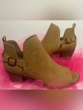 Women’s Tan Open-Toe Ankle Booties with Buckle
